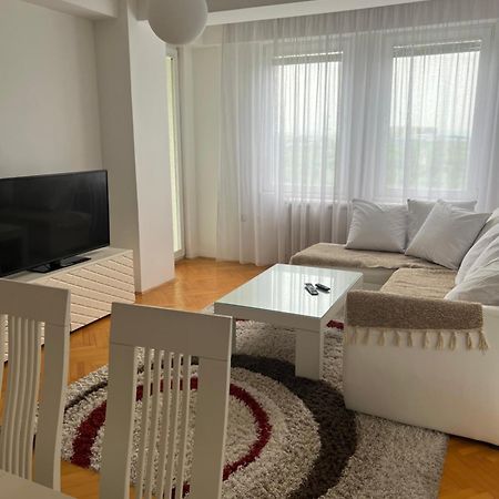 Karas Apartments Skopje Ngoại thất bức ảnh
