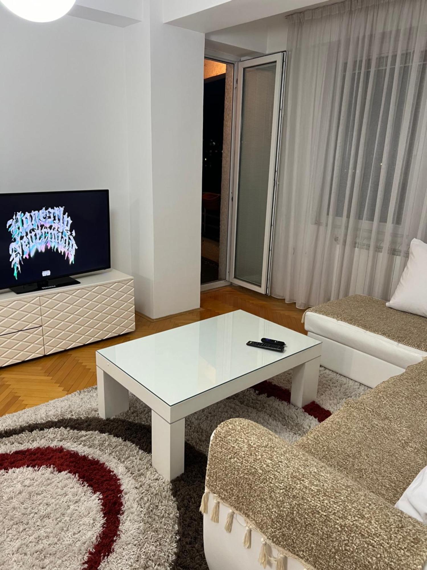 Karas Apartments Skopje Ngoại thất bức ảnh